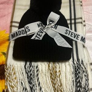 Steve Madden Black Beanie with Plaid Scarf